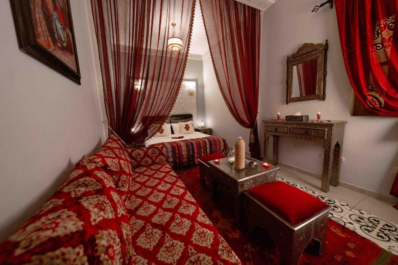 Kiyanjana Homestay *